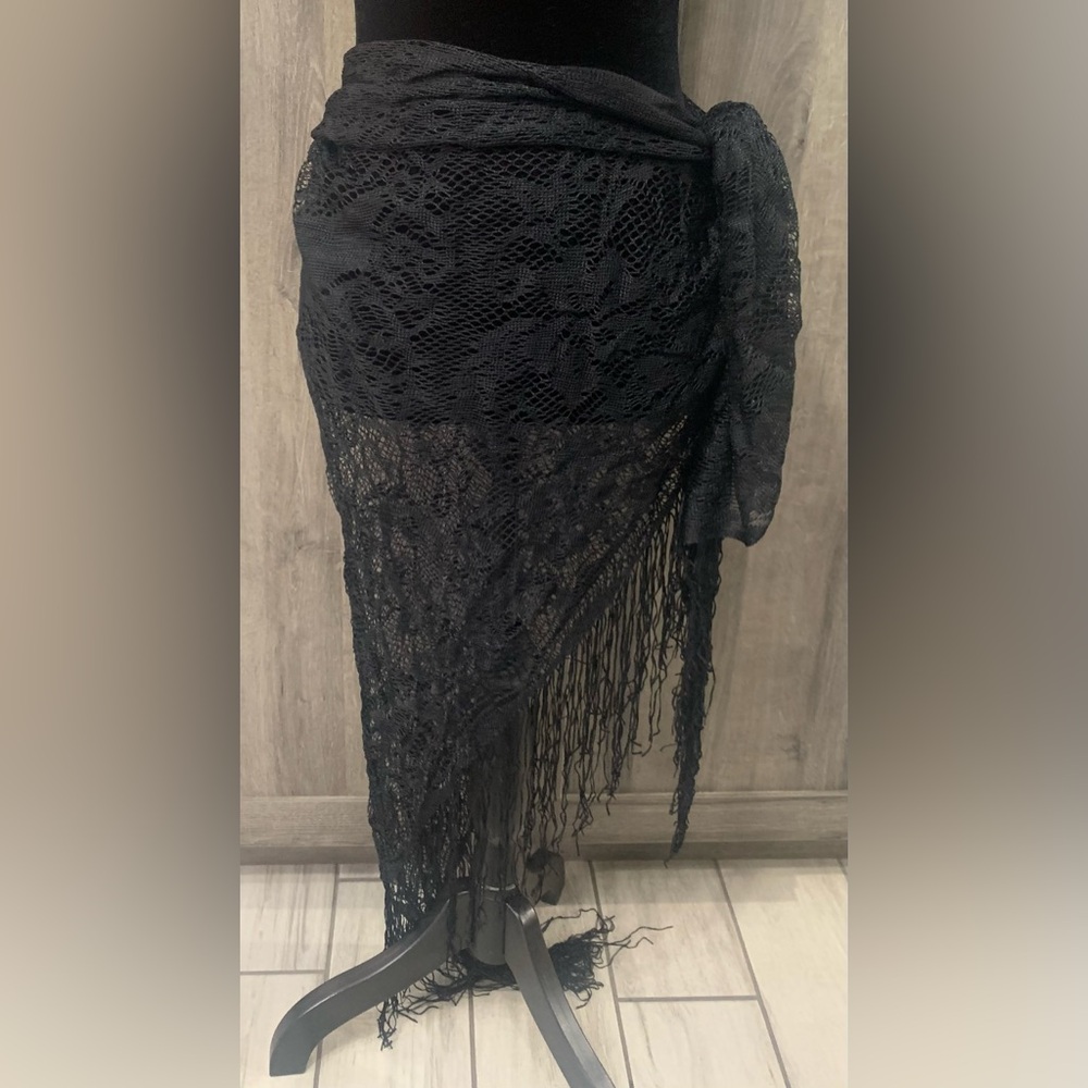 Black Crocheted Shawl Or Beach Wrap Cover up With Fringe Women's One Size - Picture 1 of 9